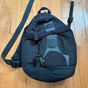 Lowepro SlingShot 200 AW Camera Bag (Black) Fits SLR Camera 4-5 Lens Kit